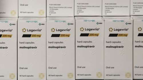 Αντιικά χάπια για τον κορονοϊό: Από τα φαρμακεία των νοσοκομείων θα τα προμηθεύονται οι πολίτες σε έκτακτη ανάγκη