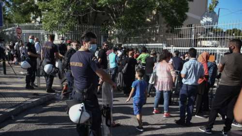 Κορονοϊός - Γώγος: Επικίνδυνος ο συνωστισμός στην υπηρεσία Ασύλου, πρέπει να διορθωθεί