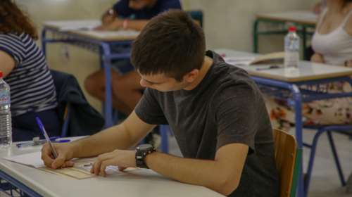 Πανελλήνιες 2021: Αυτές είναι οι απαντήσεις στα θέματα των ΕΠΑΛ