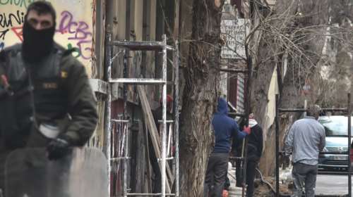 Αστυνομική επιχείρηση στα Εξάρχεια: Τέσσερις συλλήψεις - Σφράγισαν το κτίριο κατάληψης