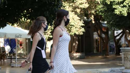 Ο κορονοϊός αλλάζει την καθημερινότητά μας - Μάσκες παντού στην Αττική, ακόμα και στη δουλειά
