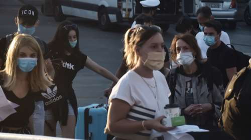 Κορονοϊός - Εξαδάκτυλος: Οσοι επιστρέφουν από διακοπές, να φορούν μάσκα 7 ημέρες