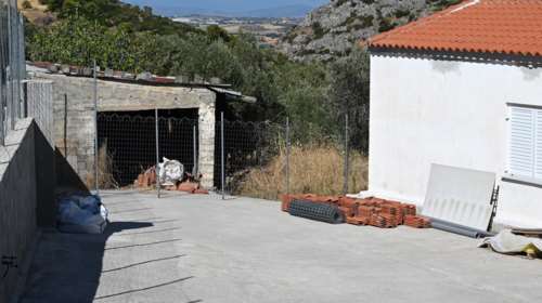 Βοιωτία: "Άφηνε τη μητέρα της χωρίς νερό και φαγητό, της είχε κλείσει το ψυγείο", λέει η θεία της 62χρονης