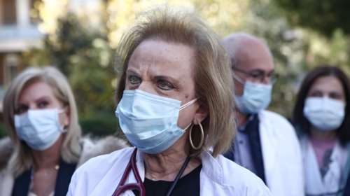 Παγώνη: Εως τον Σεπτέμβριο θα έχουν εμβολιαστεί όλοι οι γιατροί - Είναι υποχρέωσή μας