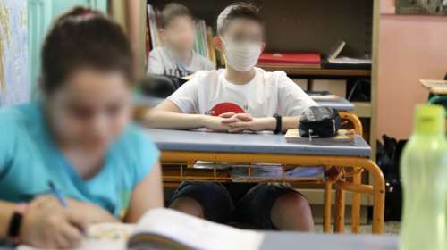 Κορονοϊός: Ο Μαγιορκίνης εξηγεί γιατί δεν χρειάζονται αποστάσεις και λιγότεροι μαθητές μέσα στην τάξη