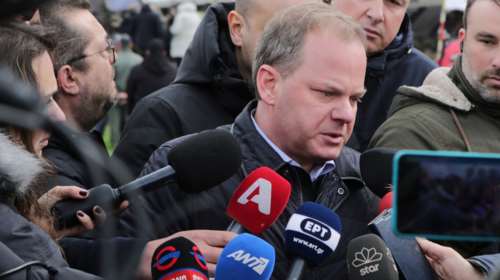 Ήρθε η ώρα του Καραμανλή για να μιλήσει, "βαρίδι" για τον Μητσοτάκη η υποψηφιότητά του