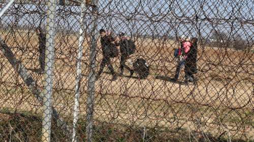 Συναγερμός για μεγάλο κύμα μεταναστών στον Έβρο - Η Τουρκία διώχνει Σύριους από την Κωνσταντινούπολη
