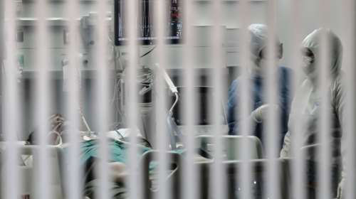 Δημόπουλος: Σε δύο με τρεις εβδομάδες θα δούμε μείωση διασωληνωμένων