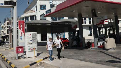 Τι συμβαίνει με τη βενζίνη - Η αμόλυβδη και πάλι ακριβότερη από το πετρέλαιο κίνησης: Πόσο θα πληρώσουμε για τα καύσιμα