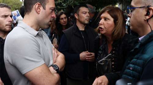 Επεισόδιο με Κασσελάκη και διαδηλώτρια: &quot;Η Αριστερά πρόδωσε τον λαό- Φταίνε τα μνημόνια, ήταν δύσκολη η θέση μας&quot;