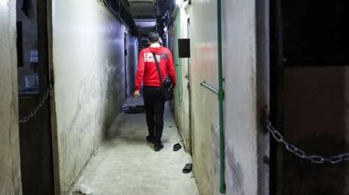 Φρίκη δίχως τέλος στη Συρία: Ομαδικοί τάφοι με λείψανα κρατουμένων στις φυλακές του Άσαντ - Πτώματα μέσα σε σακούλες