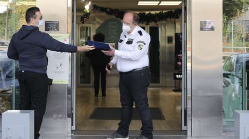 Ανοιχτά τα εμπορικά αυτή την Κυριακή- Μόνο με τη μέθοδο click away όμως