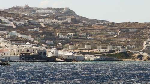 Κορονοϊός: Απαγορεύεται πλέον η κυκλοφορία στη Μύκονο από τις 8 το βράδυ μέχρι το πρωί