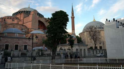 Παρέμβαση του γαλλικού ΥΠΕΞ για την Αγιά Σοφιά: Πρέπει να παραμείνει ανοιχτή για όλους