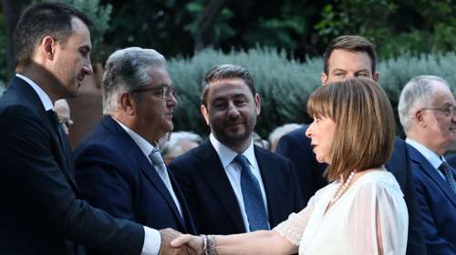 Δεξίωση στο Προεδρικό για τα 50 χρόνια από την αποκατάσταση της Δημοκρατίας - Οι καλεσμένοι και οι πρώτες εικόνες