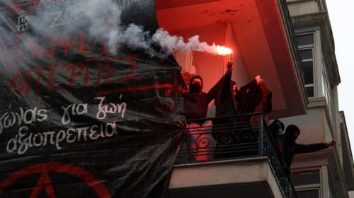 Θεσσαλονίκη: Στον εισαγγελέα οι 15 συλληφθέντες για την επιχείρηση κατάληψης του &quot;Mundo Nuevo&quot;