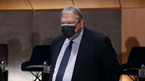 Βενιζέλος: Είμαστε αιχμάλωτοι της μοιρολατρίας και της αμεριμνησίας μας - Το στενό πολιτικό σύστημα μαραζώνει την κοινωνία