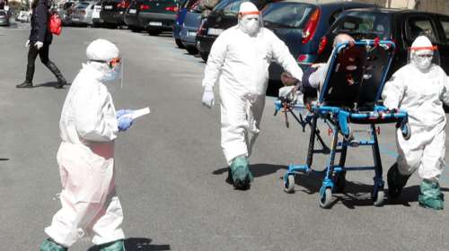 Κορονοϊός: Δεν μπορεί να πάρει &quot;ανάσα&quot; η Ιταλία - 760 νεκροί σε ένα 24ωρο