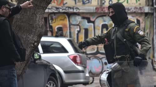 Κορονοϊός: Πρώτο κρούσμα στα ΜΑΤ - Σε καραντίνα 15 αστυνομικοί