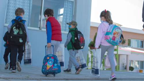 Self test για τα σχολεία: Ελλείψεις στα φαρμακεία- 3 στους 4 έχουν πάρει τα τεστ που τους αναλογούν λέει η κυβέρνηση