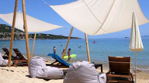 Πανικός στην Καβάλα: Πυροβολισμοί σε beach bar - Τρεις τραυματίες