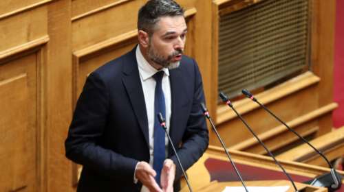 Ανεξαρτητοποιήθηκε και επισήμως ο βουλευτής Γιάννης Σαρακιώτης - Μένει με 28 βουλευτές ο ΣΥΡΙΖΑ