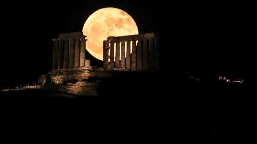 Πανσέληνος Ιουνίου 2023: Μάγεψε το &quot;φεγγάρι της Φράουλας&quot; [Εικόνες]