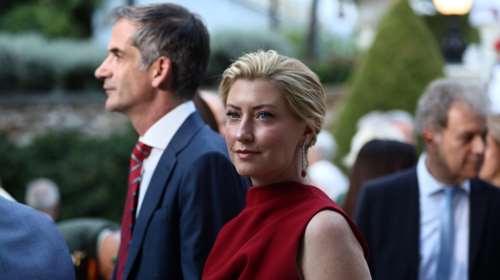 Reunion για τη Σία Κοσιώνη - Το στιλάτο μεταλλιζέ παντελόνι της