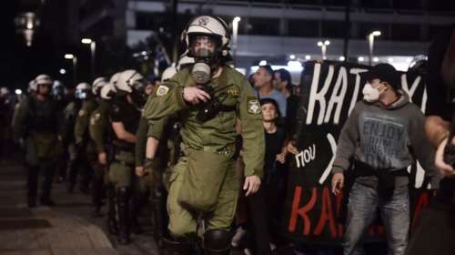 Ν. Ηράκλειο: Εξιτήριο για την 16χρονη - &quot;Μου είπε ότι ξυλοκοπήθηκε από αστυνομικούς της ΟΠΚΕ&quot;, λέει η γιατρός της