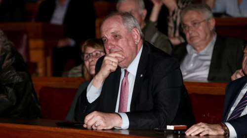 Τέρενς Κουίκ: Ο Κώστας κι η Αλεξία Μπακογιάννη έμαθαν από μένα ότι δολοφονήθηκε ο πατέρας τους - Το έχω ενοχές [βίντεο]