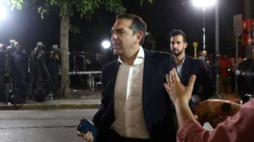 Ανάλυση: Μπορεί να ξεπεράσει το σοκ της συντριβής ο ΣΥΡΙΖΑ; - Ποια είναι η επόμενη ημέρα για τον Αλέξη Τσίπρα