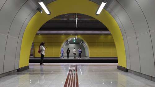 Μετρό Πειραιά: Παρέμβαση Ντογιάκου μετά από δημοσίευμα για εισροή θαλασσινού νερού σε σήραγγα - Τι απαντά η Αττικό Μετρό ΑΕ