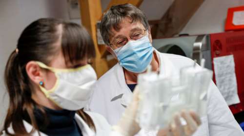 Pfizer/BioNTech: Αποτελεσματικό το εμβόλιο για τη βρετανική μετάλλαξη