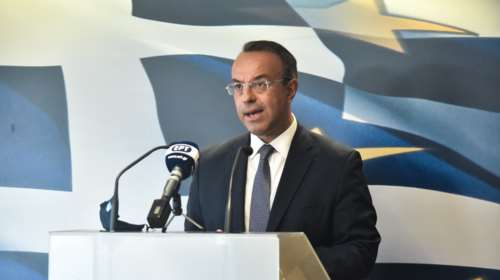 Σταϊκούρας: Νέα πακέτα στήριξης για ρεύμα και φυσικό αέριο - Έρχεται μόνιμη αύξηση στις συντάξεις