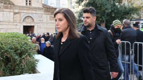 Κηδεία τέως βασιλιά Κωνσταντίνου: Συντετριμμένη η Άννα Μισέλ Ασημακοπούλου, είπε το τελευταίο αντίο στον νονό της