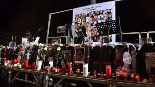 Συγκέντρωση διαμαρτυρίας στο Σύνταγμα για το δυστύχημα στα Τέμπη - &quot;57 ψυχές ζητούν δικαίωση&quot; [Εικόνες]