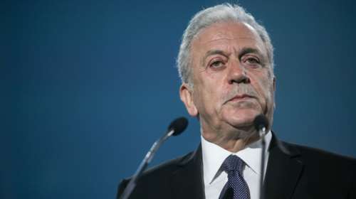 Αιχμές Αβραμόπουλου για Χαφτάρ: Επελέγη ως συνομιλητής το λάθος πρόσωπο - Ατελέσφορη η αποστολή φρεγατών