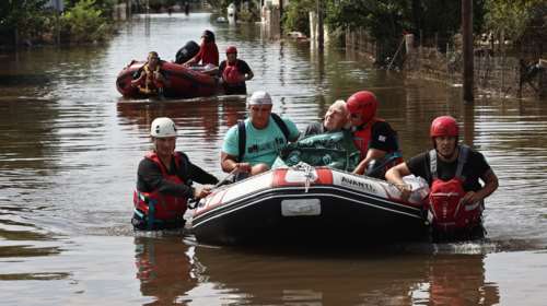 Πλημμύρες από την κακοκαιρία Daniel: 2.529 διασώσεις έχει κάνει η Πυροσβεστική - 6.882 κλήσεις έλαβε το Κέντρο Επιχειρήσεων