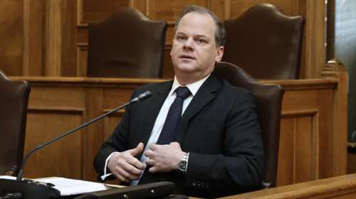 Εξεταστική για τα Τέμπη: &quot;Ο Καραμανλής μας κουνούσε το δάχτυλο - Θα μας ζητήσουν και τα ρέστα&quot; – Οργή συγγενών των θυμάτων [βίντεο]