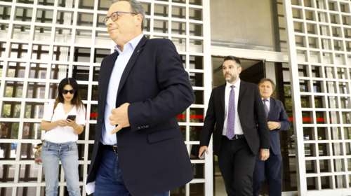 ΣΥΡΙΖΑ για Σαρακιώτη: &quot;Καλό του δρόμο, είναι αυτονόητο ότι πρέπει να επιστρέψει την έδρα του στο κόμμα&quot;