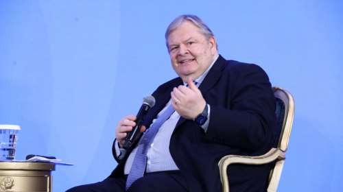 Ηχηρό μήνυμα Βενιζέλου για στήριξη του ΠΑΣΟΚ στις ευρωεκλογές: "Απολύτως αναγκαίο να υπάρχει ισχυρό και ενδυναμωμένο"