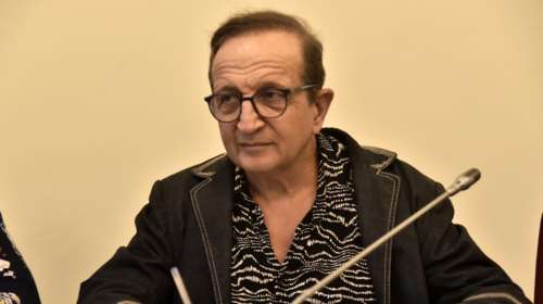 Μπιμπίλας: Θεωρώ απαράδεκτο οι ετερόφυλοι να αποφασίζουν για τη ζωή των ομόφυλων ζευγαριών