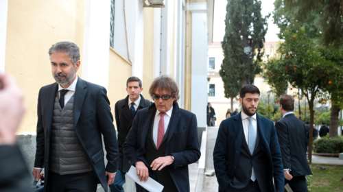 Στο αρχείο η υπόθεση Novartis: Απαλλάσσονται Φρουζής- Μανιαδάκης για τις κατηγορίες δωροδοκίας πολιτικών προσώπων