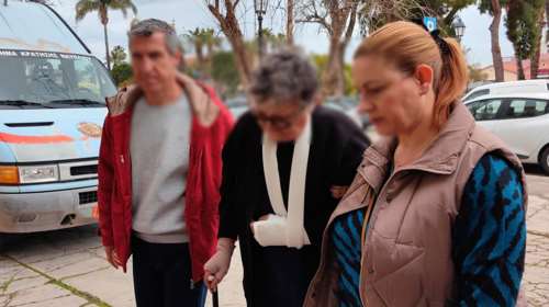 Ναύπλιο: Ελεύθερη η 72χρονη που σκότωσε τον ληστή της- Τον κάρφωσε στην καρδιά με το μαχαίρι που καθάριζε τα πορτοκάλια