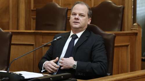 Τέμπη: Δεν &quot;βλέπει&quot; κακούργημα για τον Καραμανλή η ΝΔ - Σήμερα η πρόταση του ΠΑΣΟΚ για προανακριτική