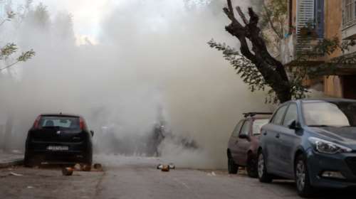 Επεισόδια στην Αλεξάνδρας: Έφοδος της ΕΛΑΣ στα προσφυγικά, 60 προσαγωγές [Εικόνες - Βίντεο]