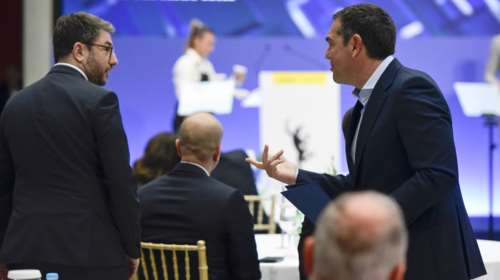 Αρχίζει το ματς ΣΥΡΙΖΑ - ΠΑΣΟΚ για την ηγεμονία στην Κεντροαριστερά: Οι ελπίδες Ανδρουλάκη και ο φόβος του Τσίπρα