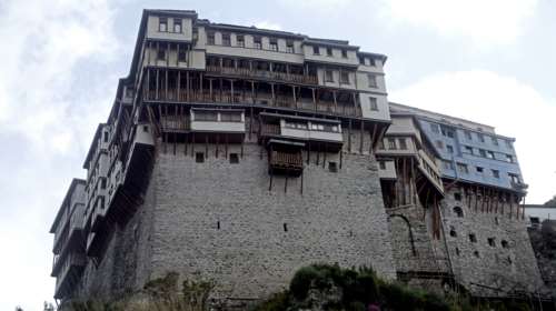 Ερευνα σε Μονές του Αγίου Όρους για ξέπλυμα μαύρου χρήματος - Ποιες είναι στο στόχαστρο