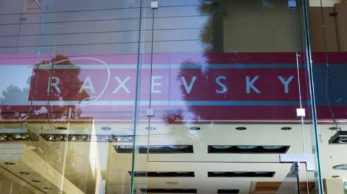 Ξανά στο "στόχαστρο" των πλειστηριασμών η οικογένεια Raxevsky - Η άνοδος και η πτώση του κολοσσού της μόδας