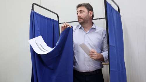 Ψήφισε ο Νίκος Ανδρουλάκης στο Αρκαλοχώρι Κρήτης - &quot;Να μην έχουμε άλλα 4 χαμένα χρόνια&quot;